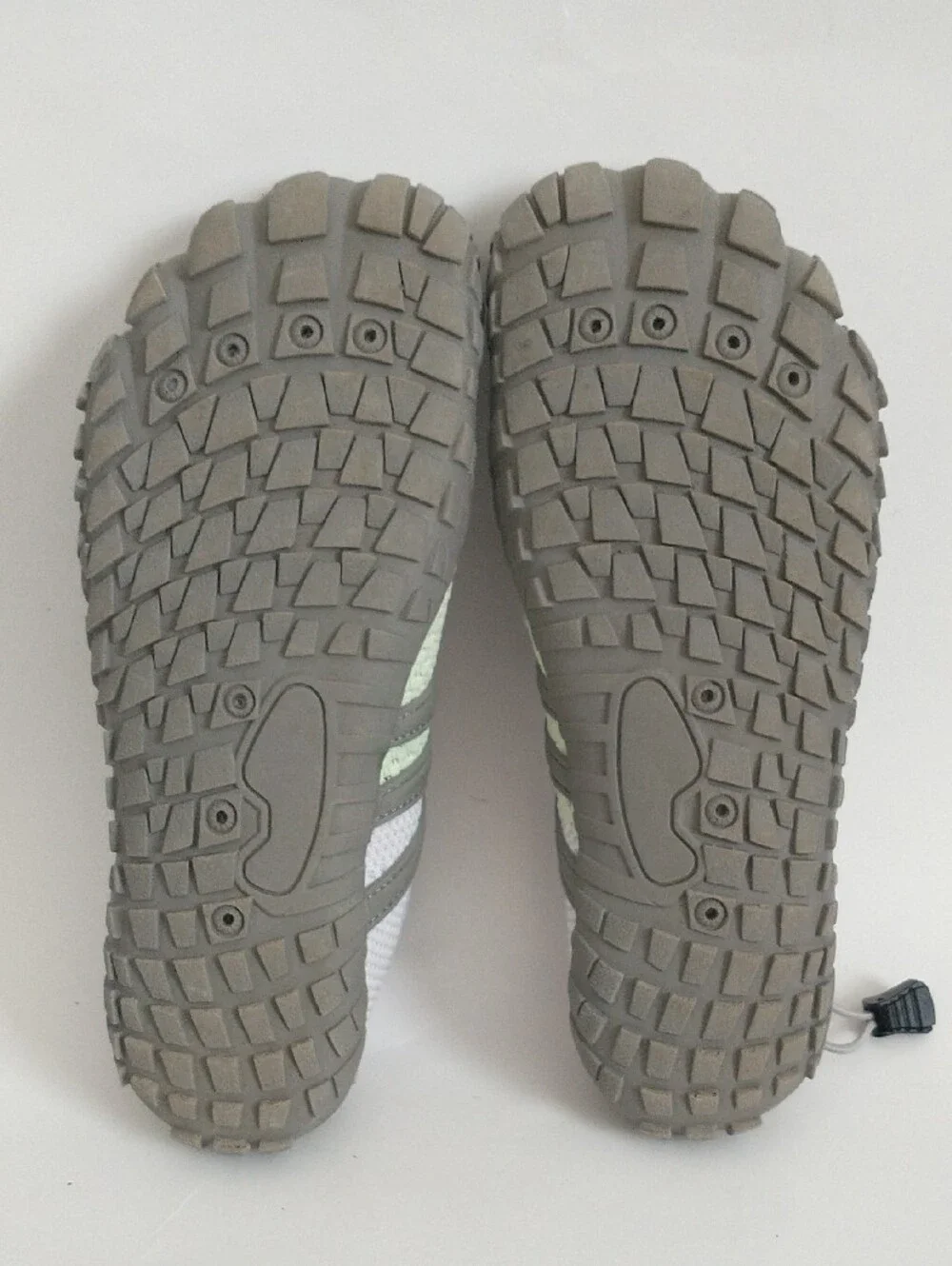 Stelle Big Kid's Lightweight Knit Slip-On Water Shoes. Lavender and Gray. SIZE 5
